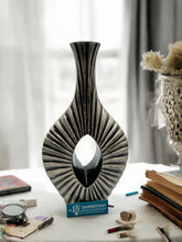 Leafing Vase | Table Decoration