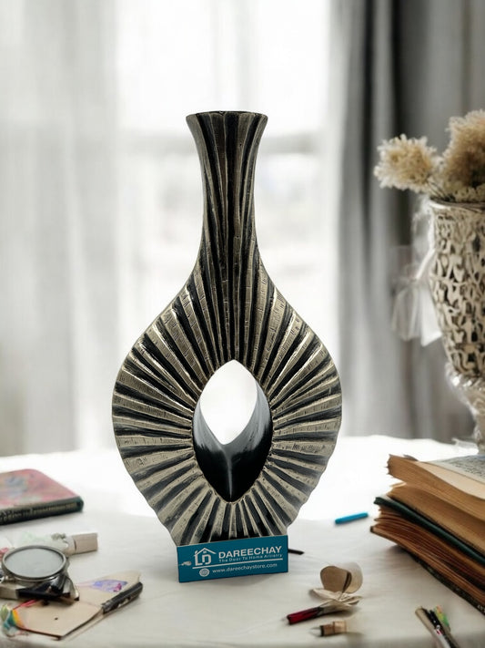 Leafing Vase | Table Decoration