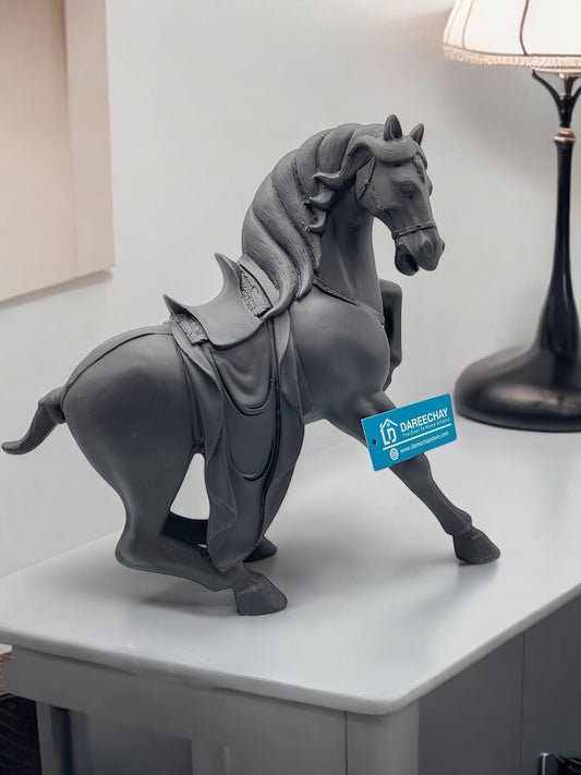 Posing Horse | Table Decoration